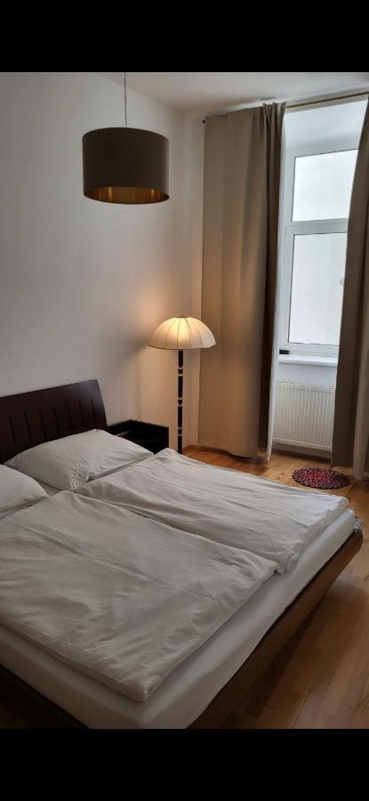 Schoene Altbauwohnung Wien Zentrum Brigittenauer Laende 32 Vienna